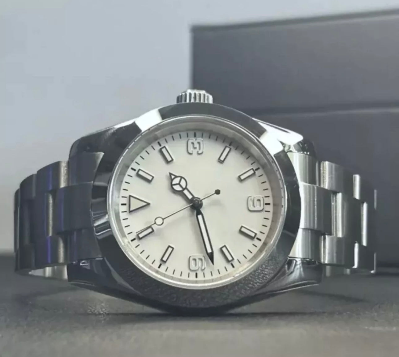 39mm Exploration 369 White - NH35 Automatic