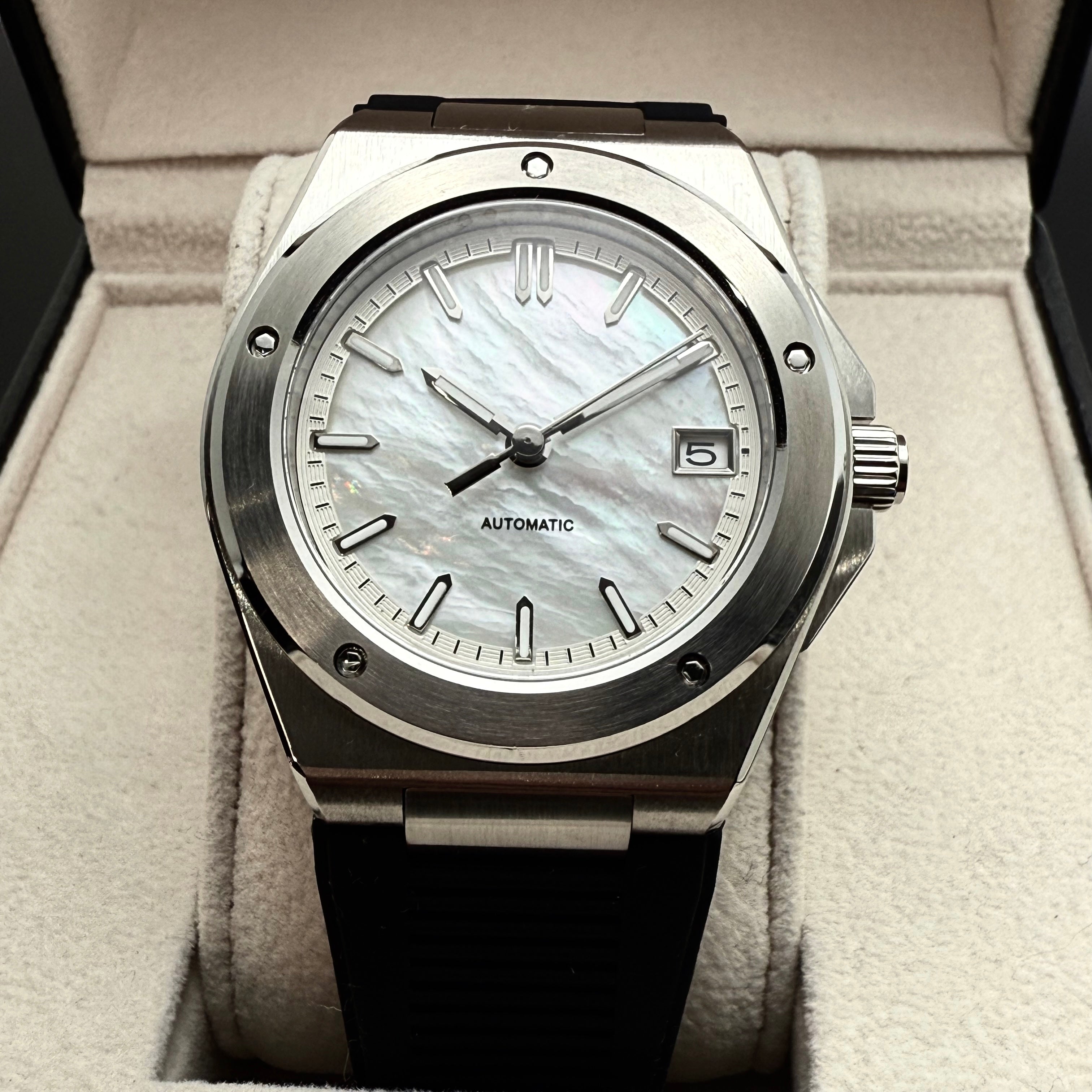 40mm Mother of Pearls Classic Fusion - NH35 Automatic