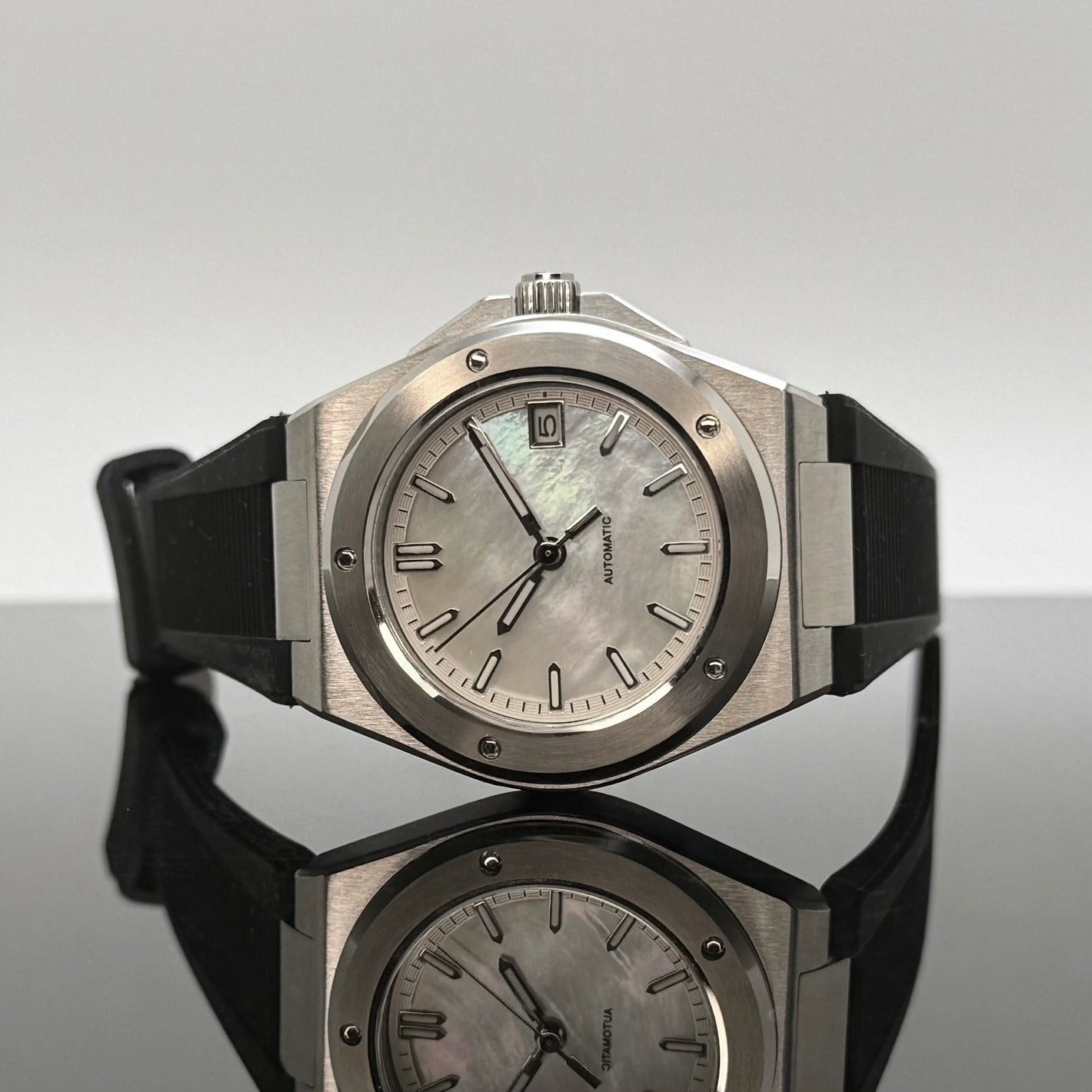 40mm Mother of Pearls Classic Fusion - NH35 Automatic