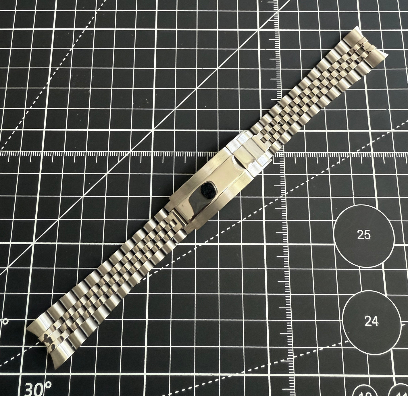 Silver Jubilee Band - 20mm - Glidelock Clasp