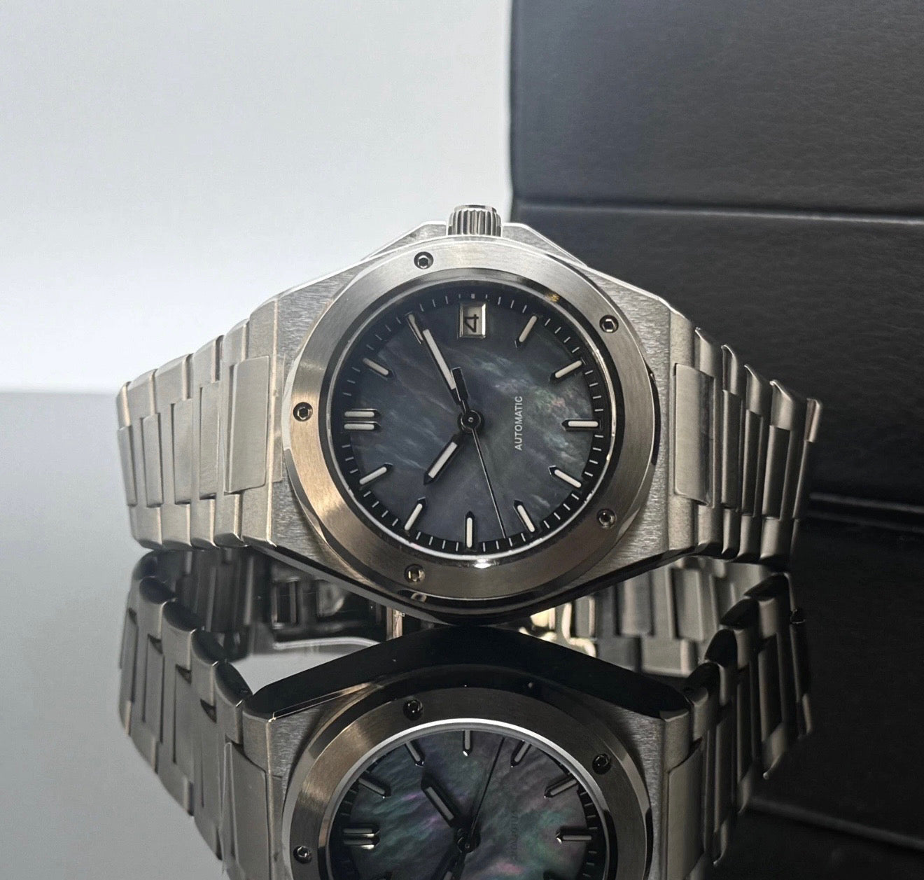 40mm Blue Mother of Pearls Classic Fusion - NH35 Automatic